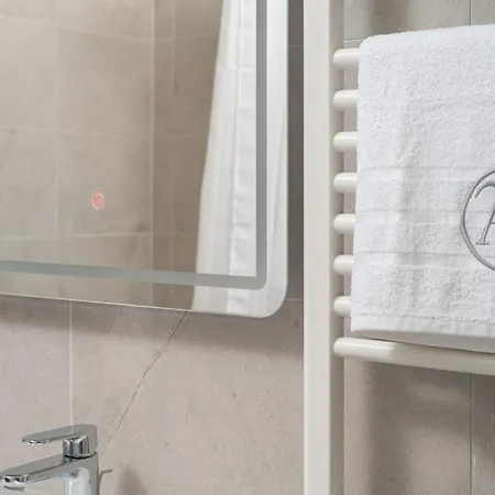 Anni - Modern & Cosy - With Garage & Balcony Задар