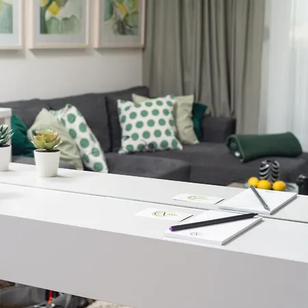 Appartamento Anni - Modern & Cosy - With Garage & Balcony