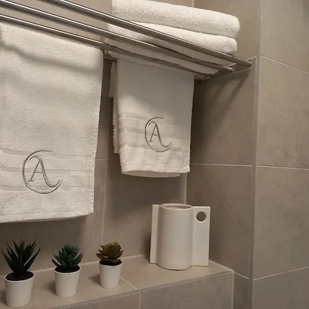 Appartamento Anni - Modern & Cosy - With Garage & Balcony