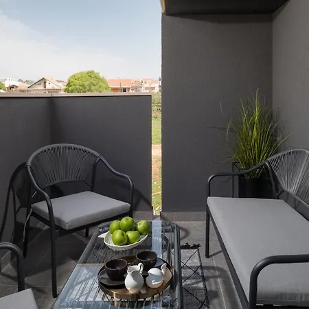 Anni - Modern & Cosy - With Garage & Balcony