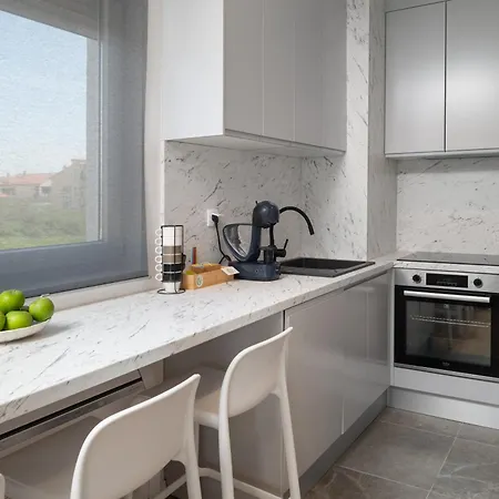 公寓 Anni - Modern & Cosy - With Garage & Balcony 扎达尔