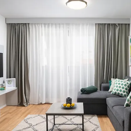 Appartamento Anni - Modern & Cosy - With Garage & Balcony Zara