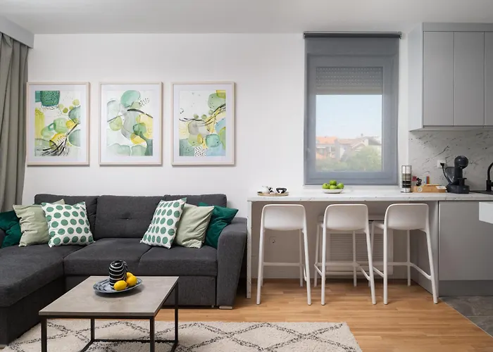 Anni - Modern & Cosy - With Garage & Balcony