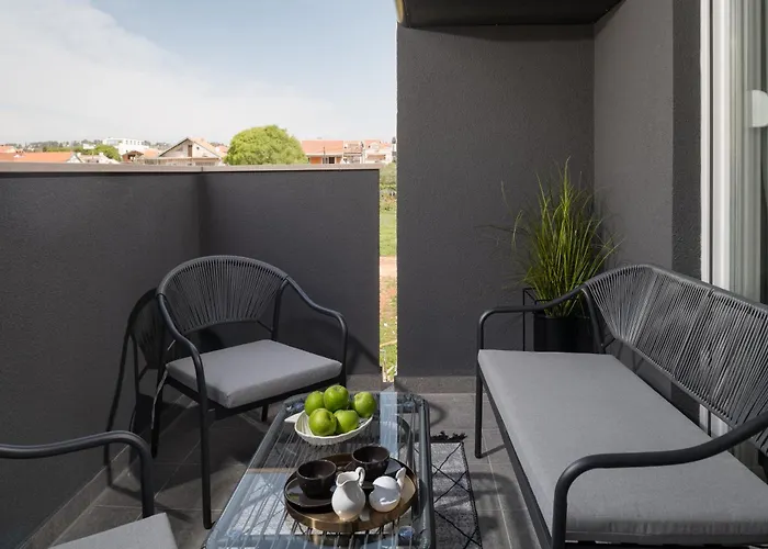 Anni - Modern & Cosy - With Garage & Balcony